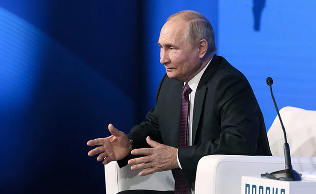 Vladimir Putin Asks for Creation of a Digital Payment System for International Settlements