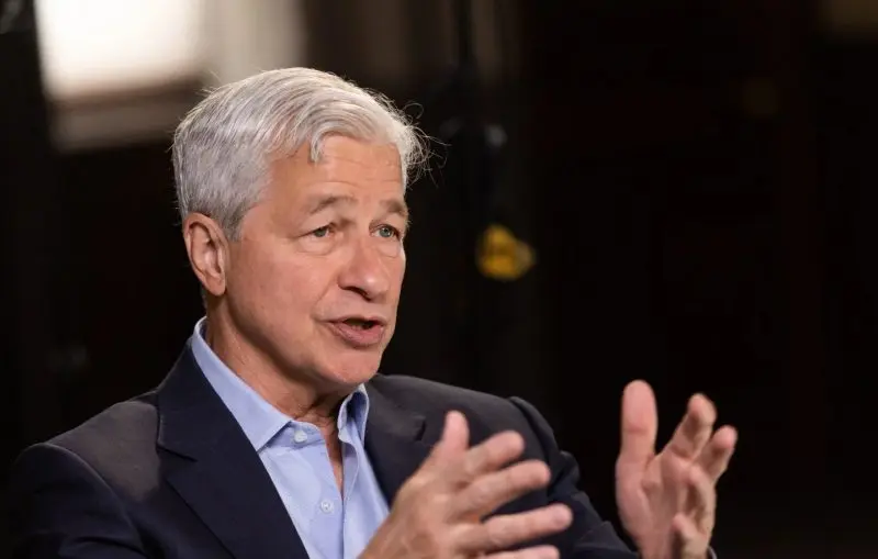 JP Morgan CEO Says Banking Crisis Increases Odds of Recession