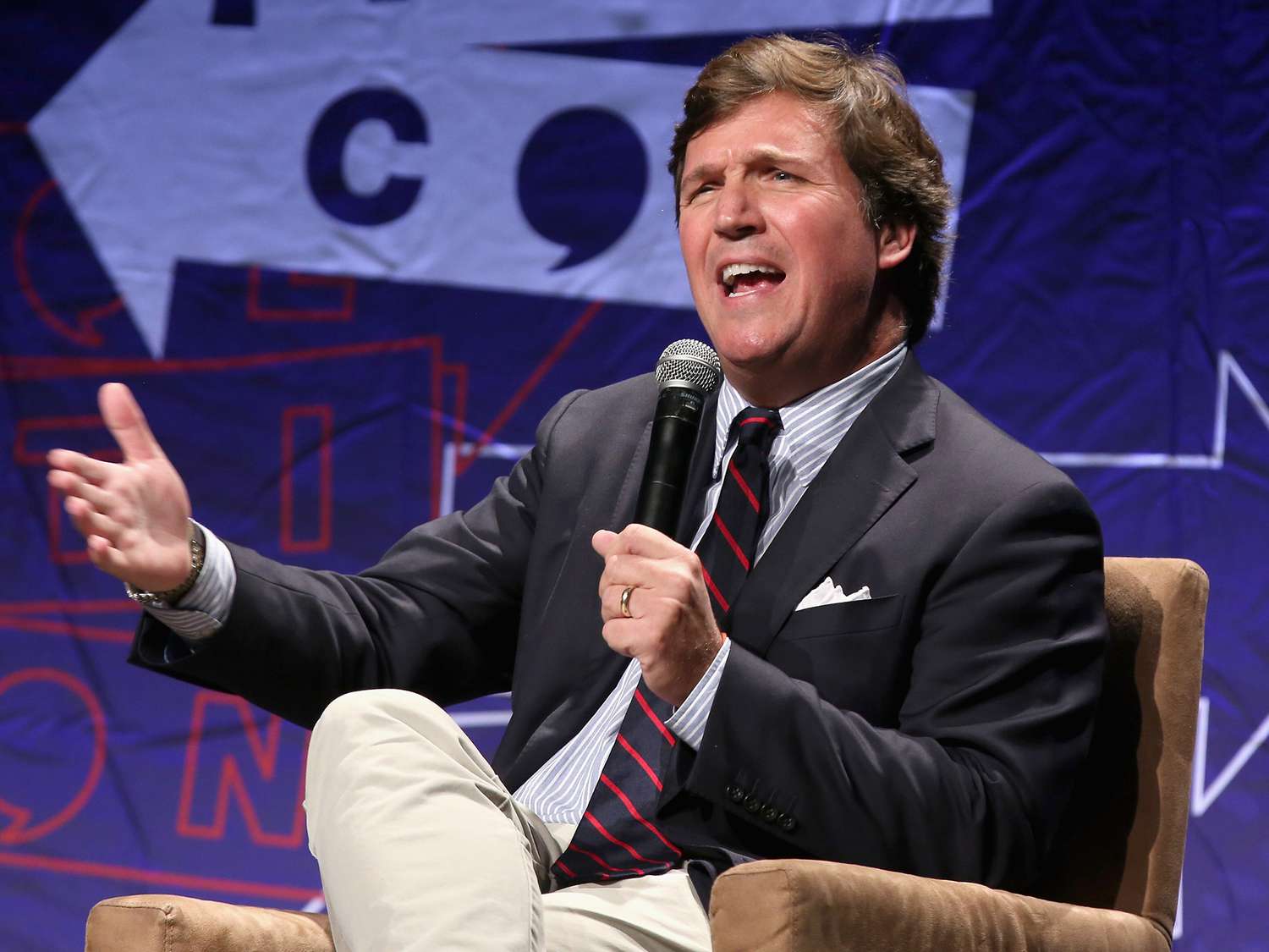 Tucker Carlson Announces Plan To Relaunch Show on Twitter